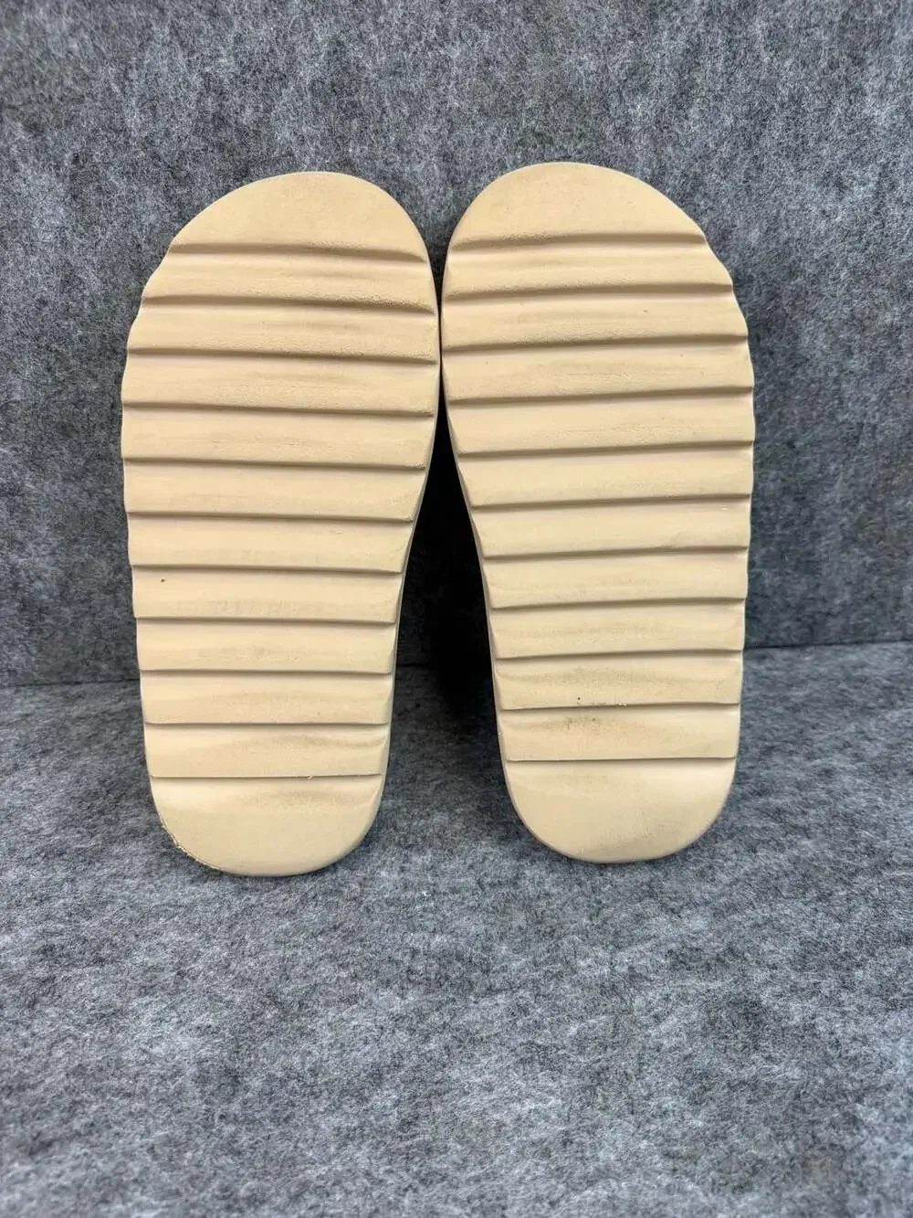 Adidas Yeezy Slide Desert Sand Size 11 US